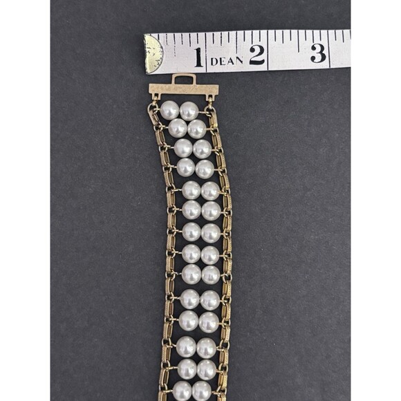 Sarah Coventry Faux Pearl Bracelet - Picture 4 of 4